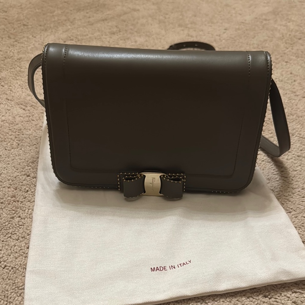 OLIVE COLORED FERRAEGAMO CROSS BODY